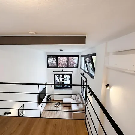 Martiou Urban Metro Loft W Private Entrance 2 Min To Metro Apartment