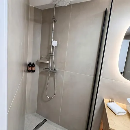 Martiou Urban Metro Loft W Private Entrance 2 Min To Metro